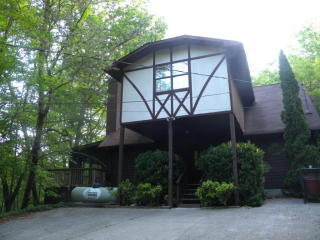 437 Wiley Oakley Dr, Gatlinburg, TN 37738-4437