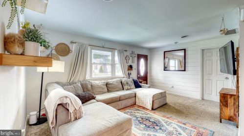 54 Hilldale Rd, Dover DE  19901-3315 exterior