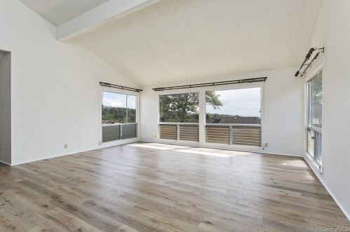 981924 Hapaki St, Aiea, HI 96701-1630