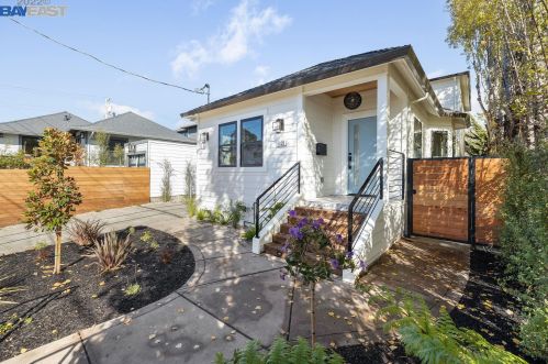 5926 Dover St, Oakland CA  94609-1426 exterior