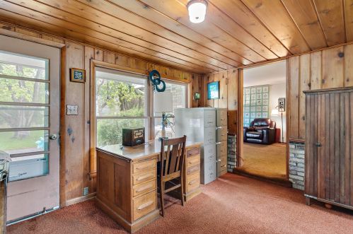 4528 Hiawatha Dr, Thiensville, WI 53092-4739