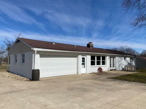 34 Dixie Dr, Mount Vernon, OH 43050-4703