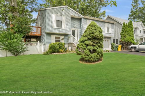 862 Hearthstone Dr, Lakewood, NJ 08701-5511
