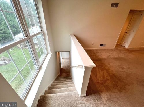 71 Keswick Dr, Navy Sup Dpt PA 17050-7917 exterior