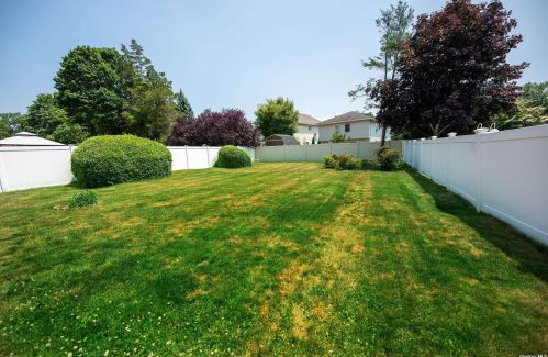 20 William St, Bethpage, NY 11714-4407