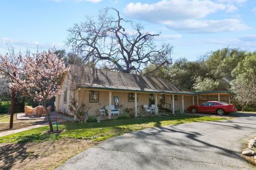 637 Shady Glen Rd, Vacaville, CA 95688-2517