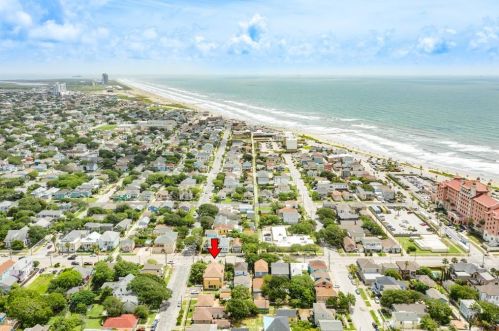 1701 21st St, Galveston TX 77550-4606 exterior