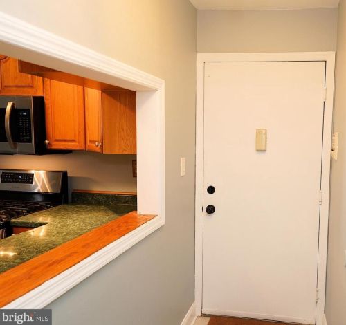 2011 Old Stone Mill Dr, East Windsor NJ  08512-2230 exterior