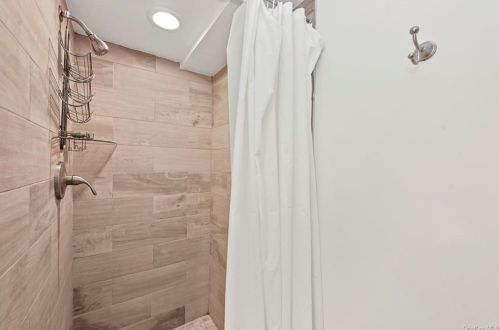 8 Heath Rd, Fishkill NY 12524-2024 exterior