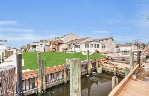 1019 Bowsprit Pt, Lacey Township NJ  08734-2706 exterior