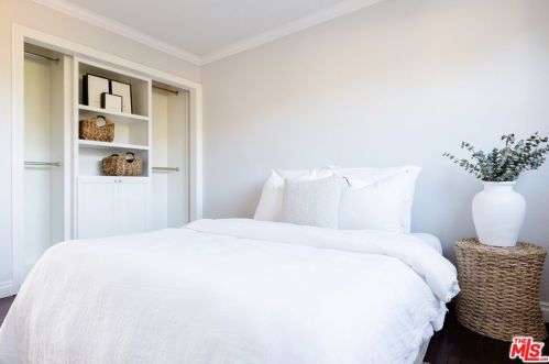 2172 Lysander Ave, Simi Valley CA 93065-1756 exterior