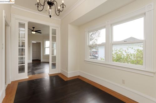 2509 Filbert St, Oakland CA 94607-2920 exterior