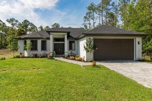 3218 6th Ave, Naples, FL 34117-4913
