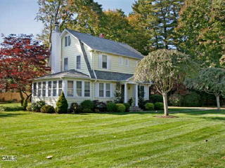 449 Round Hill Rd, Fairfield, CT 06824-5117