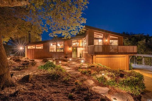1554 Manzanita Ave, Santa Rosa, CA 95404-2022