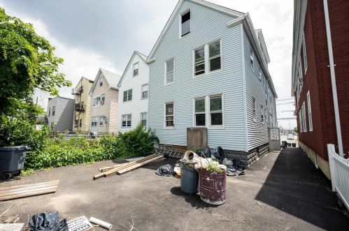 321 Avenue A, Bayonne, NJ 07002-1322