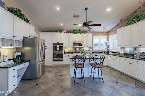 7002 Lone Cactus Dr, Glendale AZ 85308-9508 exterior