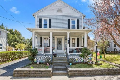 8 Gardners Ln, Ansonia, CT 06401-1409