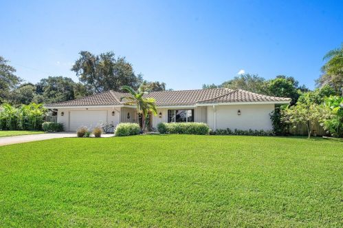 2264 Holly Ln, West Palm Beach, FL 33410-1315