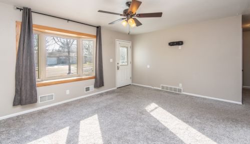 910 Birch Dr, Waukesha, WI 53188-2242