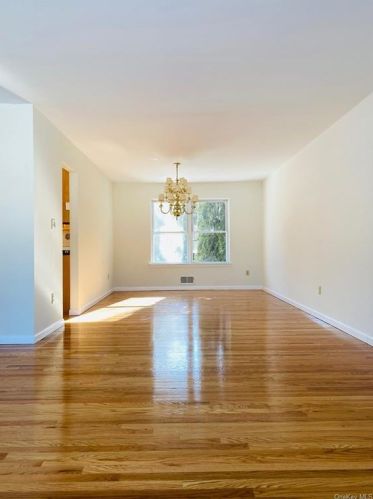 101 Pelham Dr, Cornwall, NY 12518-1717
