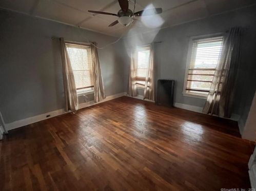 23 Bentley Ave, Norwich CT  06360-6901 exterior