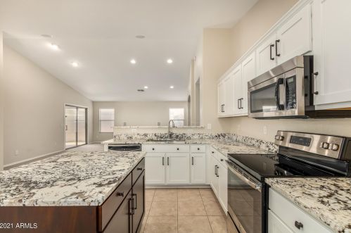 4231 Sundance Ave, Gilbert AZ 85297-6623 exterior