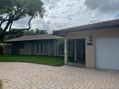 3700 55th Ave, Hollywood, FL 33021-2209