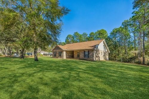 897 Hiawatha St, Holt, FL 32564-9716