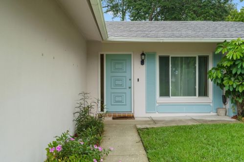 10514 Salamanca Dr, Port Richey, FL 34668-3038