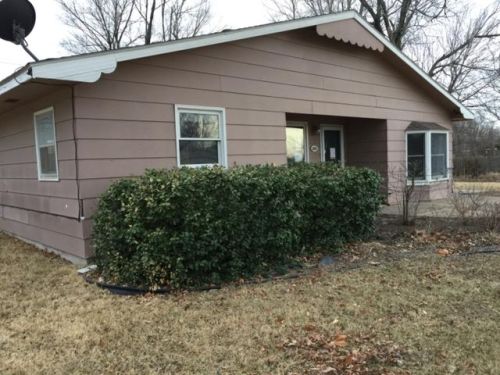 805 Garfield St, Iola, KS 66749-2037
