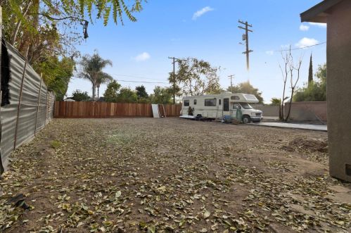 449 Pine St, Modesto CA  95351-2552 exterior
