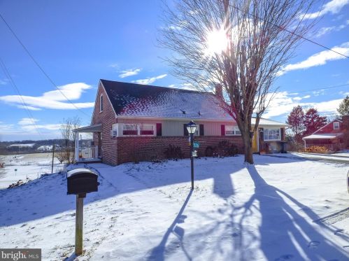 526 Lancaster St, Red Lion, PA 17356-9135