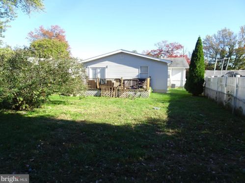 2 Varmar Dr, New Castle DE  19720-2036 exterior