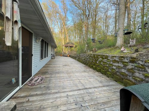 30409 Barnes Ln, Waterford, WI 53185-3450