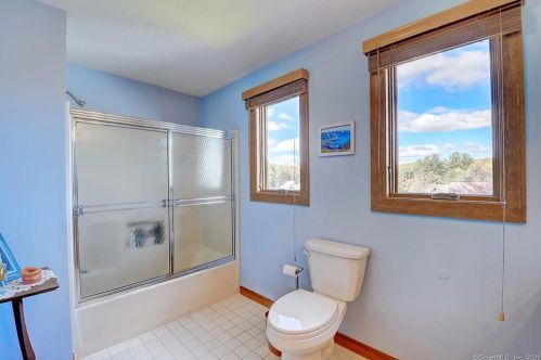 74 Buckingham Dr, Glastonbury CT  06033-2733 exterior