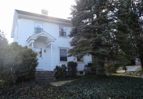 46 Grove Ave, Flourtown, PA 19031-1907