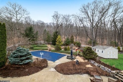 19 Marisa Ct, West Milford NJ  07480-3000 exterior