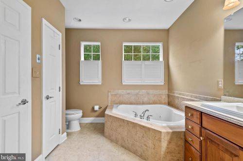 5 Brighton Pl, Swedesboro NJ  08085-5060 exterior