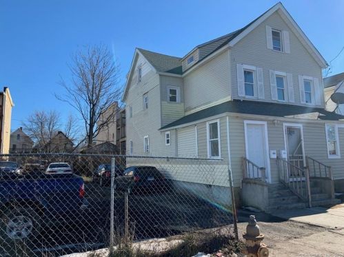 105 Johnson St, Bridgeport, CT 06604-5852