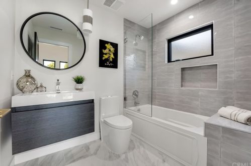 4709 Norwich Ave, Van Nuys CA  91403-2017 exterior