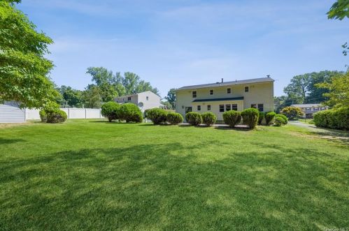 16 Woodland Ter, Orangeburg, NY 10962-2318