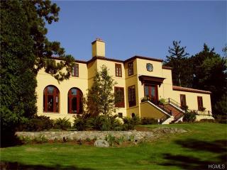 718 King St, Chappaqua, NY 10514-3811