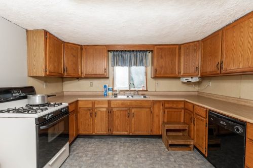 213 Ellsworth Ave, Homer City, PA 15748-1531