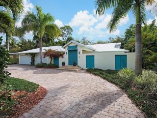 5136 Sand Dollar Ln, Naples, FL 34103-2430