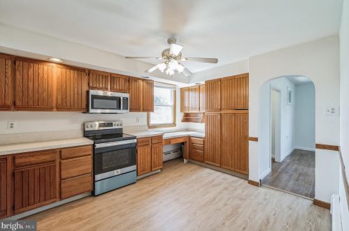 300 Highland Ter, Holmes PA  19043-1310 exterior