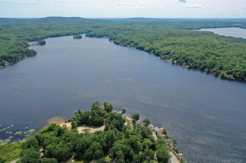 99 Lk Shr Dr, Northwood NH  03261-3707 exterior