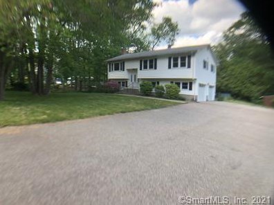 18 Larry St, Norwich, CT 06360-1827