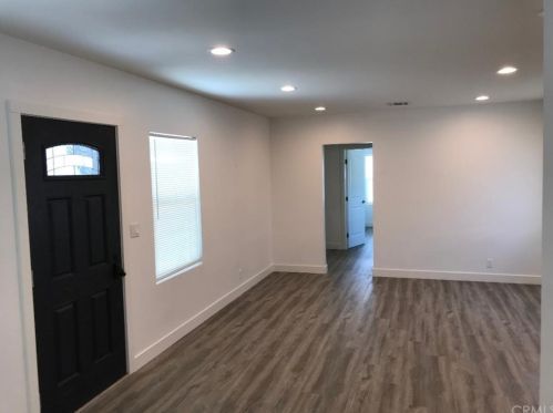 7650 Amestoy Ave, Van Nuys CA  91406-2109 exterior