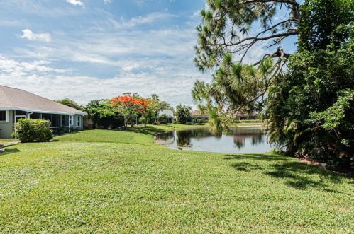 1921 Piccadilly Circus, Naples FL 34112-3688 exterior